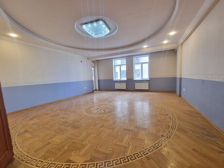 3 otaqlı mənzil, 161 m², 28 May: 355 000 ₼ 3