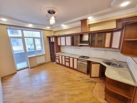 3 otaqlı mənzil, 161 m², 28 May: 355 000 ₼ 4