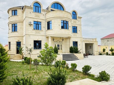 6 otaqlı həyət evi/bağ evi - Şüvəlan q. - 340 m²