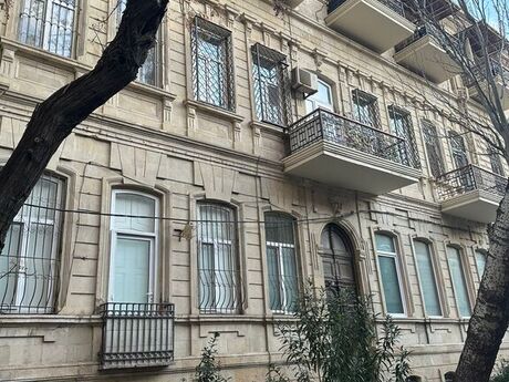 Объявление №4509790 - Баку, м. Сахил, 3-комн., 70 м², 3/3 этаж