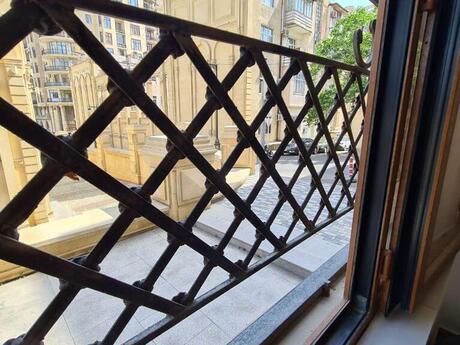 2 otaqlı mənzil, 70 m², İçəri Şəhər: 200 000 ₼ 5