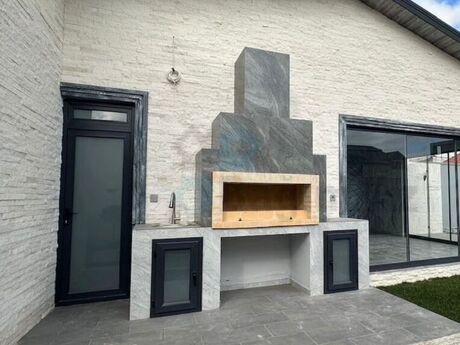 5 otaqlı həyət evi/bağ evi - Novxanı q. - 200 m²