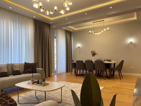 Аренда: 3-комнатная квартира, 157 м², Ağ şəhər: 3 000 ₼/мес 2