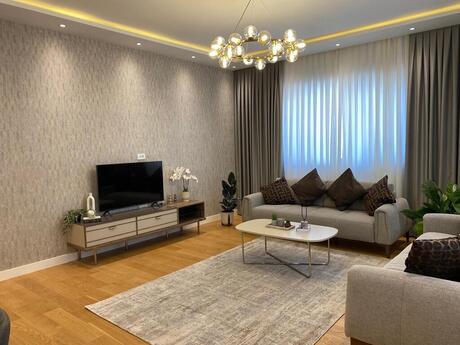 Аренда: 3-комнатная квартира, 157 м², Ağ şəhər: 3 000 ₼/мес 3