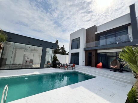 4 otaqlı həyət evi/bağ evi - Mərdəkan q. - 300 m²