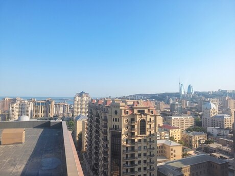 Elan №4528444 - Bakı, Nizami m., 4 otaqlı, 320 m², 16/16 mərtəbə