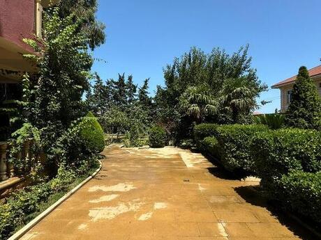 6 otaqlı həyət evi/bağ evi - Novxanı q. - 360 m²