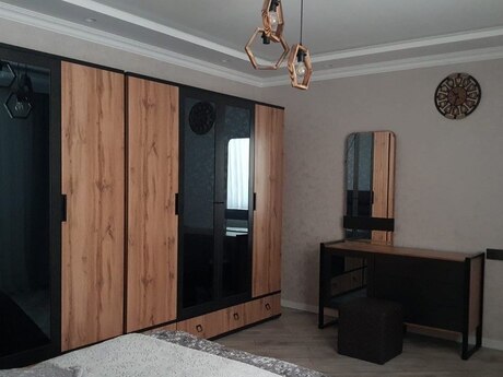 4 otaqlı həyət evi/bağ evi - M.Ə.Rəsulzadə q. - 110 m²