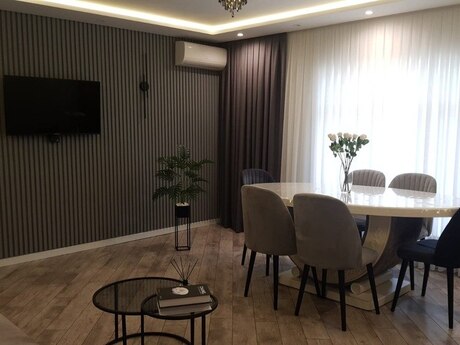 4 otaqlı həyət evi/bağ evi - M.Ə.Rəsulzadə q. - 110 m²