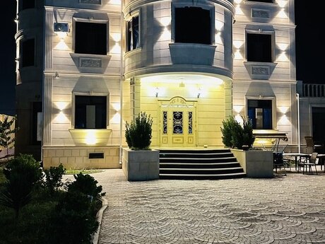 6 otaqlı həyət evi/bağ evi - Şüvəlan q. - 340 m²