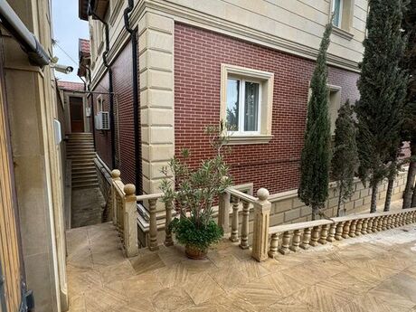 5 otaqlı həyət evi/bağ evi - Sulutəpə q. - 240 m²