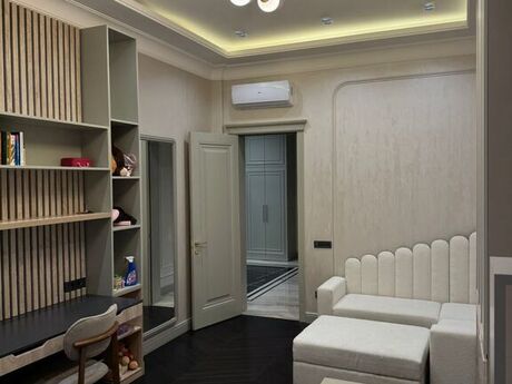 3 otaqlı yeni tikili - 28 May m. - 180 m²