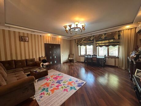 4 otaqlı həyət evi/bağ evi - Nizami r. - 160 m²