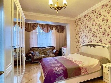 4 otaqlı köhnə tikili - Qara Qarayev m. - 100 m²