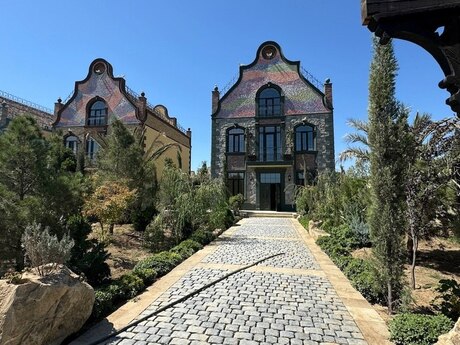 4 otaqlı həyət evi/bağ evi - Mərdəkan q. - 300 m²
