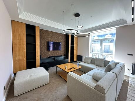 Elan №4570078 - Bakı, Ağ şəhər q., 3 otaqlı, 160 m², 5/7 mərtəbə