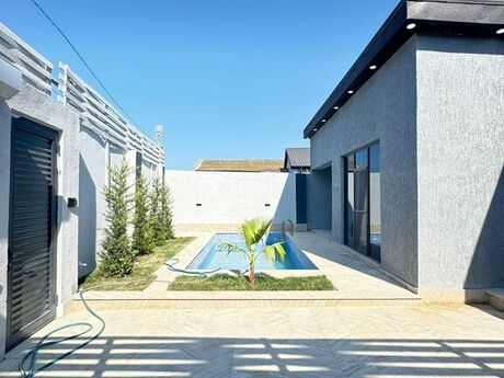 4 otaqlı həyət evi/bağ evi - Mərdəkan q. - 180 m²