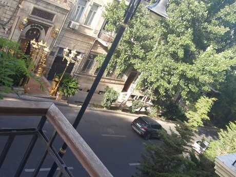 4 otaqlı köhnə tikili - İçəri Şəhər m. - 100 m²