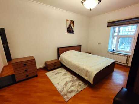 3 otaqlı köhnə tikili - Sahil m. - 150 m²