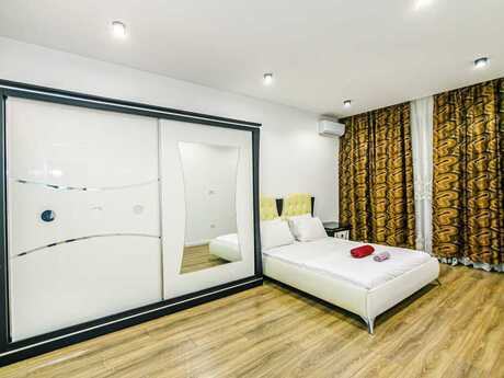 3 otaqlı köhnə tikili - İçəri Şəhər m. - 95 m²