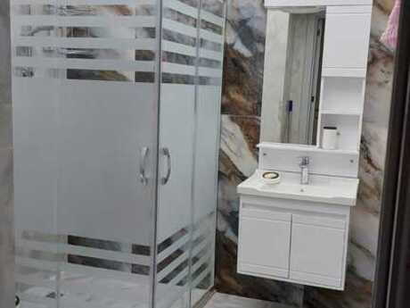 3-room new-build apartment for rent in Şah İsmayıl Xətai, 155 m², 1 300 AZN/mo, photo 3 / 8