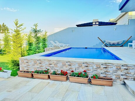4 otaqlı həyət evi/bağ evi - Mərdəkan q. - 150 m²