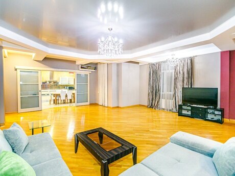 4-room apartment for rent, 220 m², 28 May: 80 ₼/mo 2
