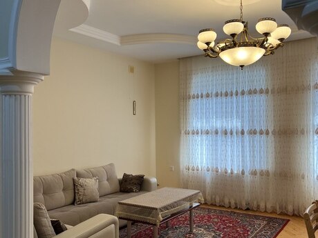 8 otaqlı həyət evi/bağ evi - Xızı - 329 m²