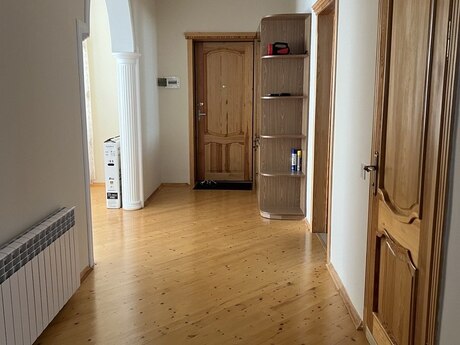 8 otaqlı həyət evi/bağ evi - Xızı - 329 m²