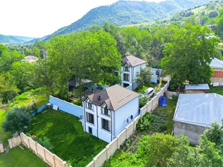 6 otaqlı həyət evi/bağ evi - Quba - 240 m²