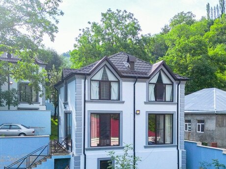 6 otaqlı həyət evi/bağ evi - Quba - 240 m²