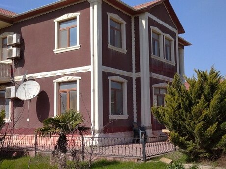 6 otaqlı həyət evi/bağ evi - Buzovna q. - 300 m²