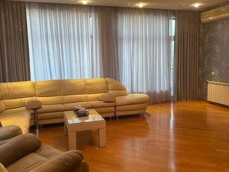 4 otaqlı yeni tikili - Gənclik m. - 235.5 m²