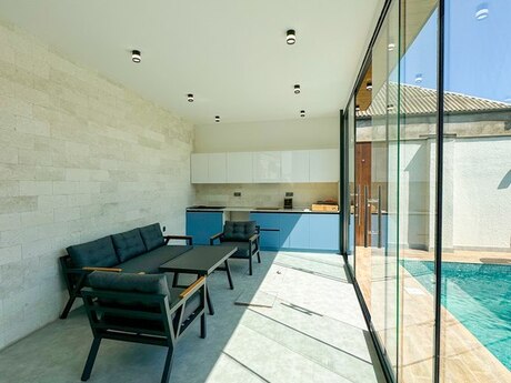 4 otaqlı həyət evi/bağ evi - Mərdəkan q. - 200 m²