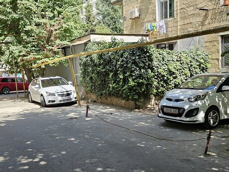 3 otaqlı köhnə tikili - İnşaatçılar m. - 93 m²