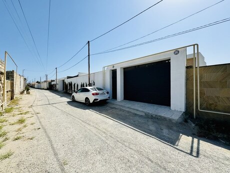 5 otaqlı həyət evi/bağ evi - Şüvəlan q. - 250 m²