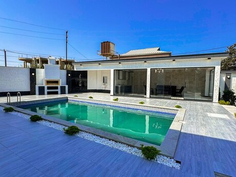 5 otaqlı həyət evi/bağ evi - Mərdəkan q. - 330 m²
