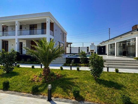 5 otaqlı həyət evi/bağ evi - Mərdəkan q. - 330 m²