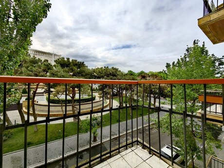 2 otaqlı köhnə tikili - İçəri Şəhər m. - 60 m²