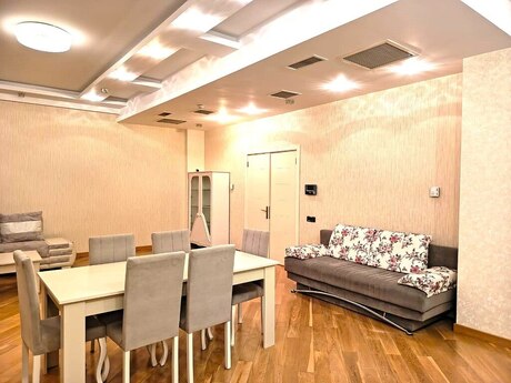 Kirayə 3 otaqlı mənzil, 158 m², Altes Plaza: 1 700 ₼/ay 4