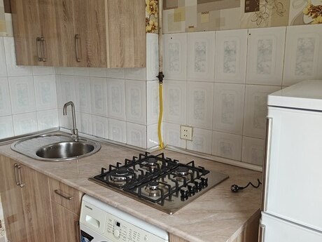 2 otaqlı köhnə tikili - Lökbatan q. - 40 m²