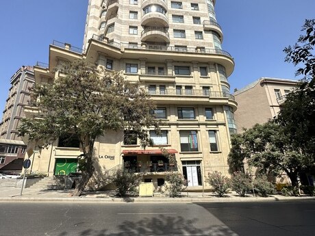 Obyekt - İçəri Şəhər m. - 380 m²