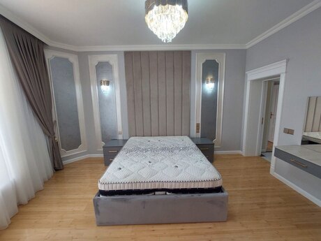 4 otaqlı yeni tikili - Nizami m. - 215 m²