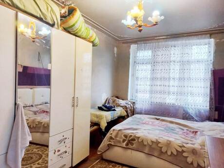 5 otaqlı köhnə tikili - Azadlıq Prospekti m. - 125 m²