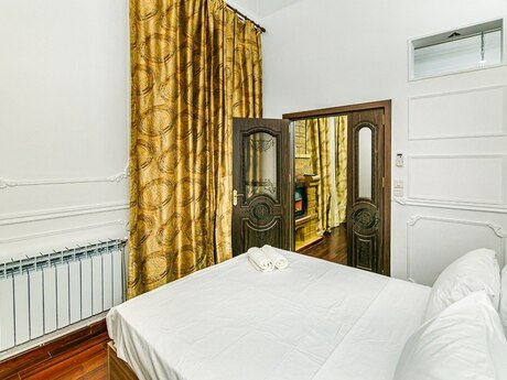 4 otaqlı köhnə tikili - Sahil m. - 110 m²
