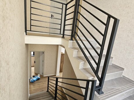 8 otaqlı həyət evi/bağ evi - Səbail r. - 371 m²