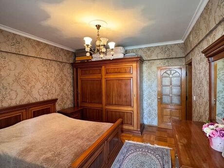 3 otaqlı köhnə tikili - Elmlər Akademiyası m. - 100 m²