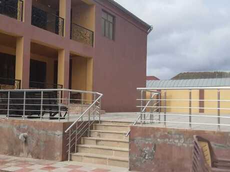 12 otaqlı həyət evi/bağ evi - Buzovna q. - 600 m²