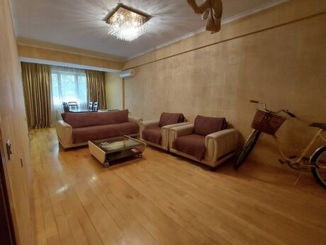 Объект - м. Элмляр Академиясы - 84 м²