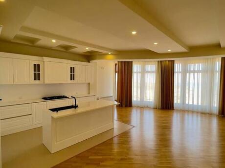 6 otaqlı həyət evi/bağ evi - Badamdar q. - 520 m²